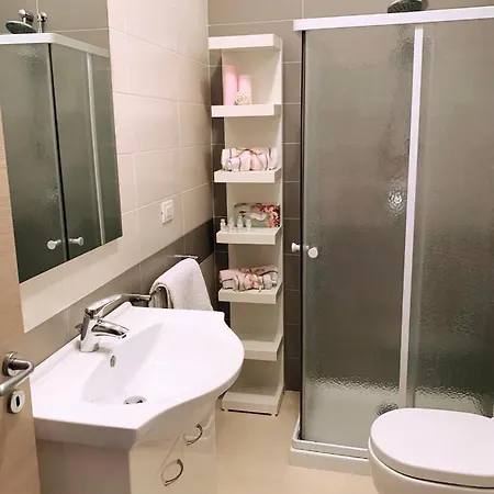 فندق مبيت وإفطار Momy